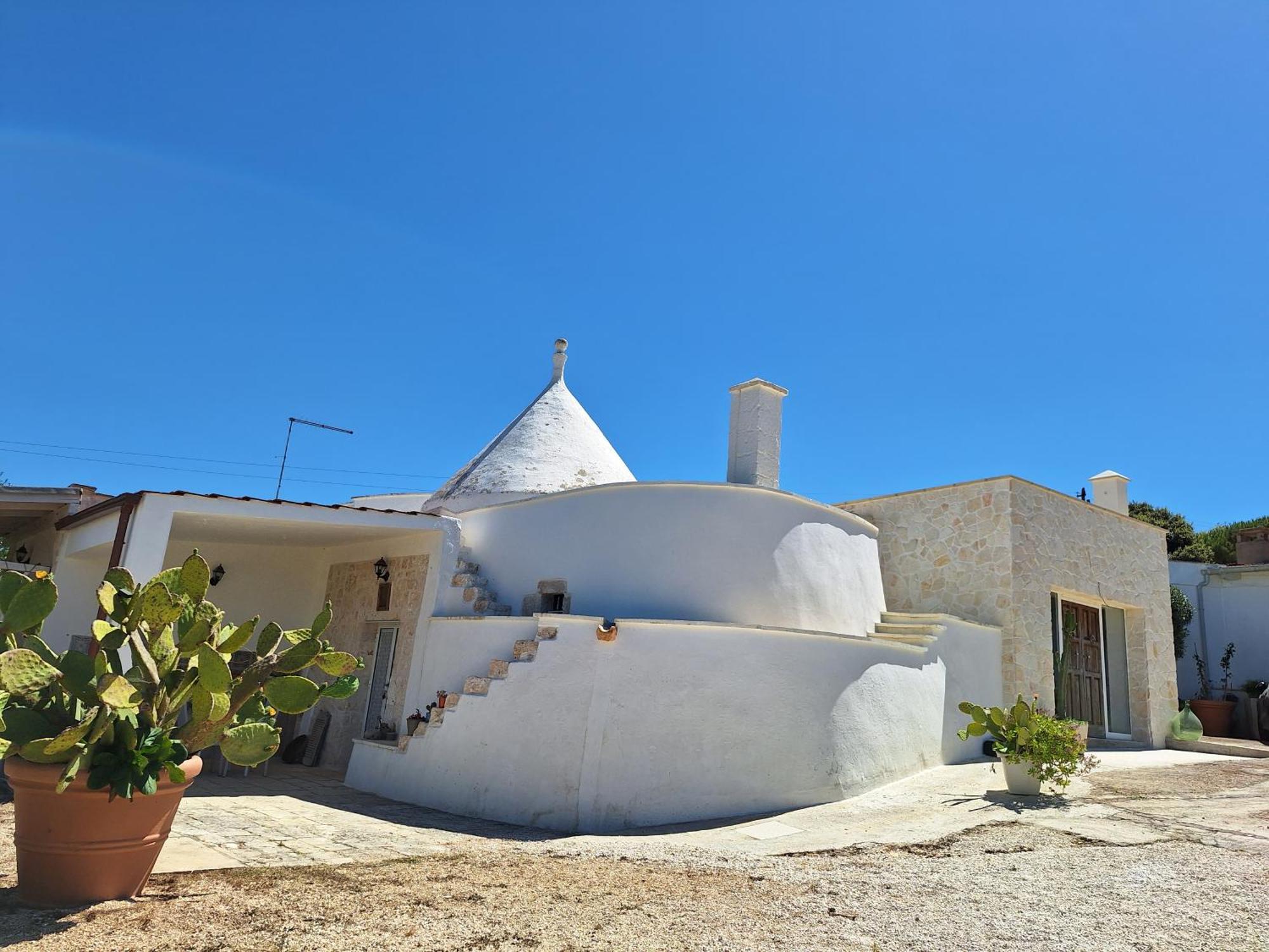 Holiday Home Trullo Antico Ostuni Eksteriør billede